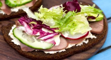 Мини бутерброды с языком