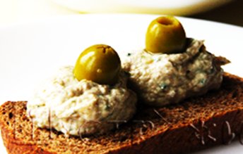 Тосты с муссом из белых грибов