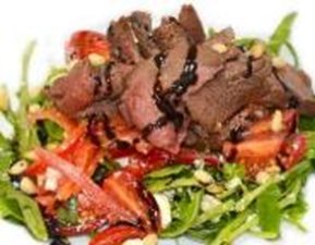 Микс салат с телячим языком, маринованным огурчиком, болгарский перец с горчичной заправкой