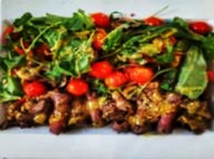 Салат из нежной телятины с овощами и грибами