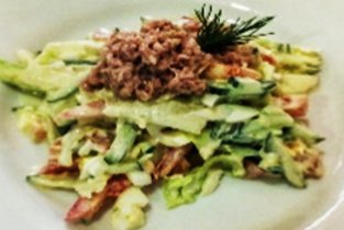 Салат с консервированным тунцом