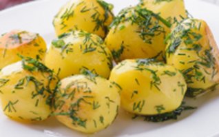 Отварной картофель со сливочным маслом